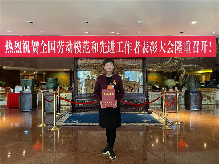 胡毓芳