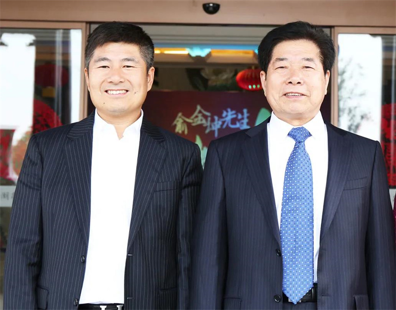 俞金坤、戈建鳴父子