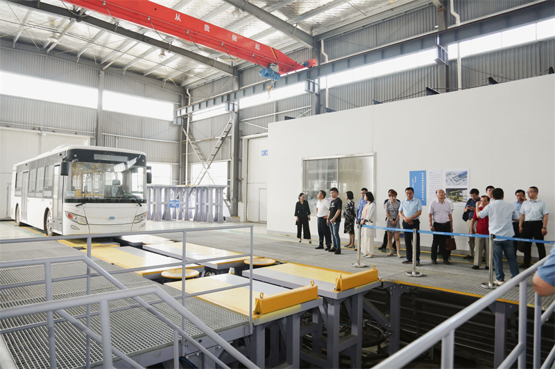 參觀開沃實(shí)驗(yàn)室