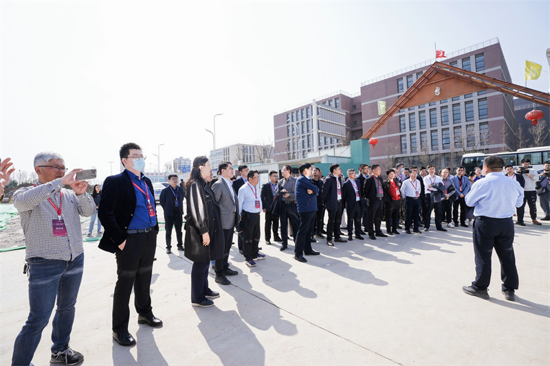 參觀產業(yè)園